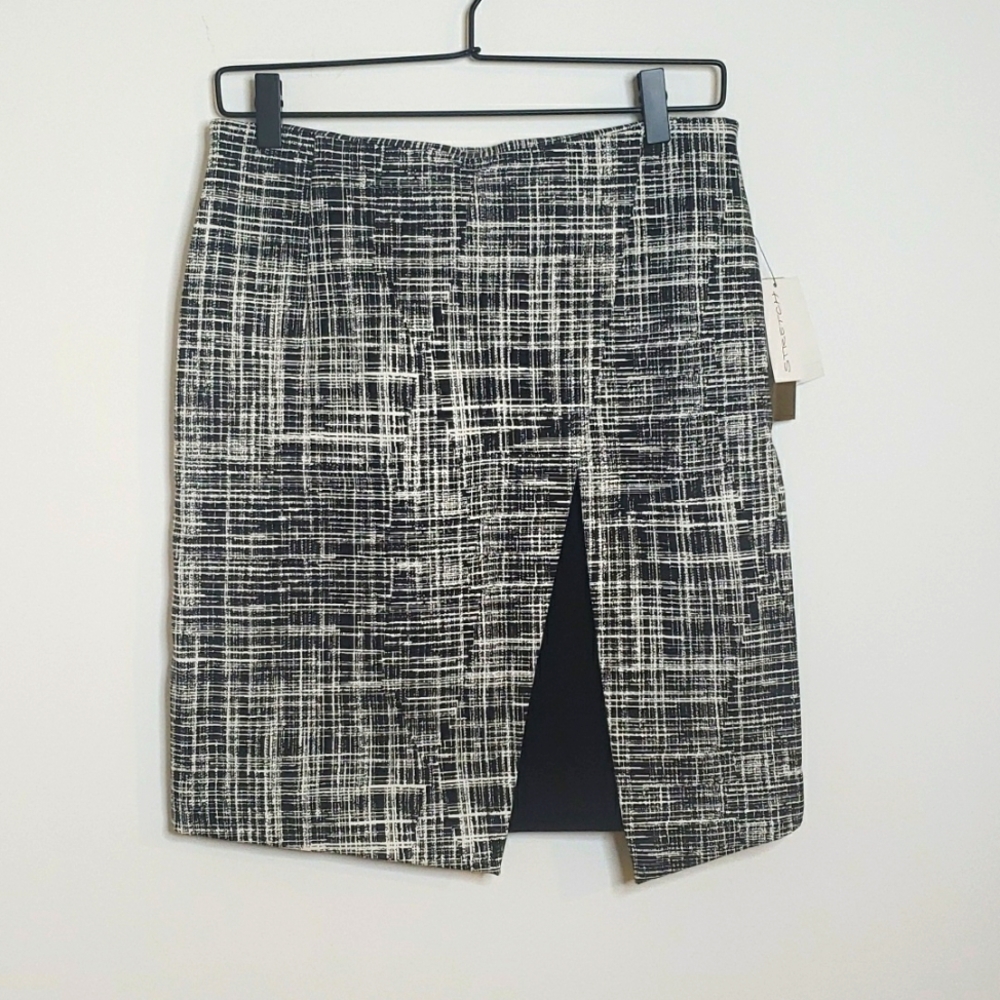 Amanda + Chelsea black & white miniskirt